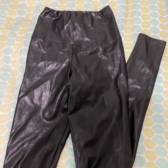 DARIA VEGAN LEATHER LEGGINGS - Picture 1 of 2